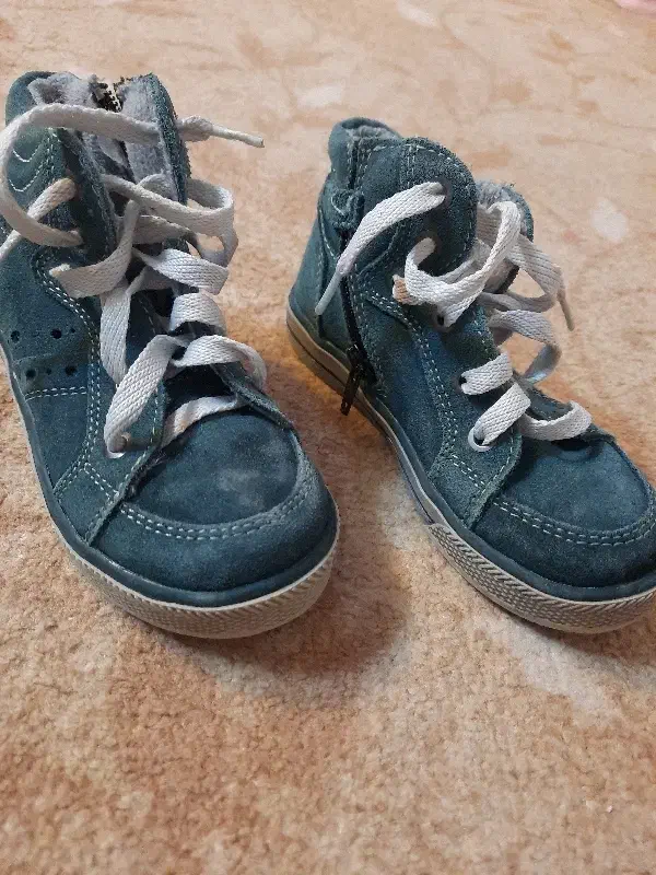 کفش بچه|کفش و لباس بچه|کرمانشاه, |دیوار