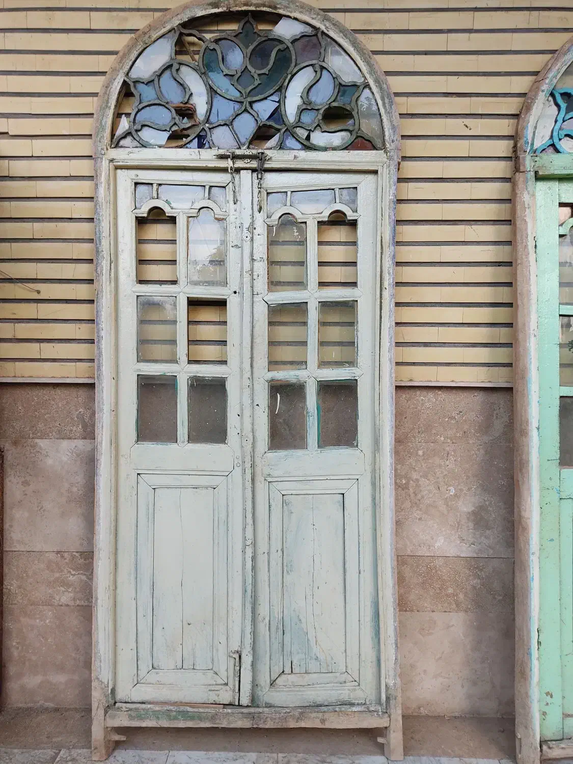 درب چوبی قدیمی|کلکسیون اشیاء عتیقه|اراک, |دیوار