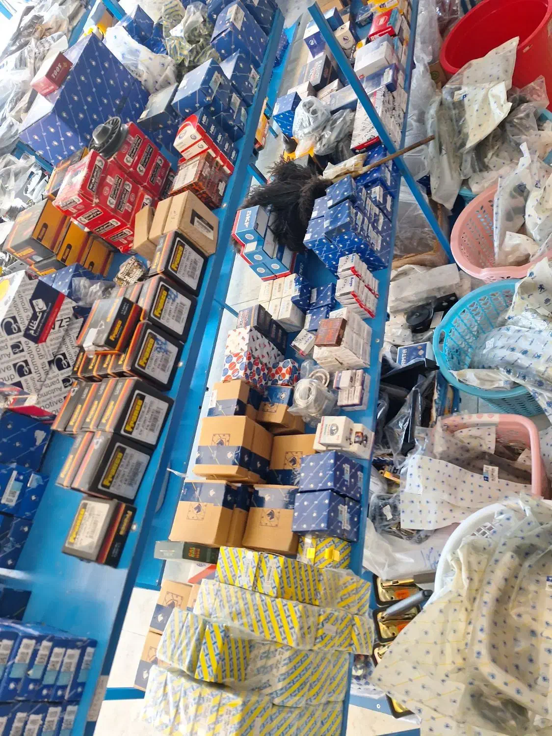 تعدادی قفسه آهنی با قوطی ۲×۲ ،الان خالیه|کتابخانه، شلف، قفسههای دیواری|مشگین شهر, |دیوار