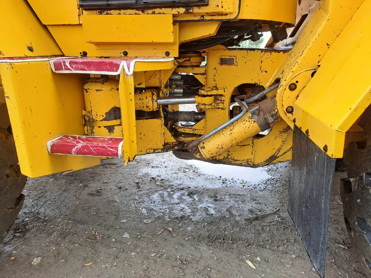 لودر ولو 44۰۰ تک برگ سند|خودرو سنگین|بابل, |دیوار