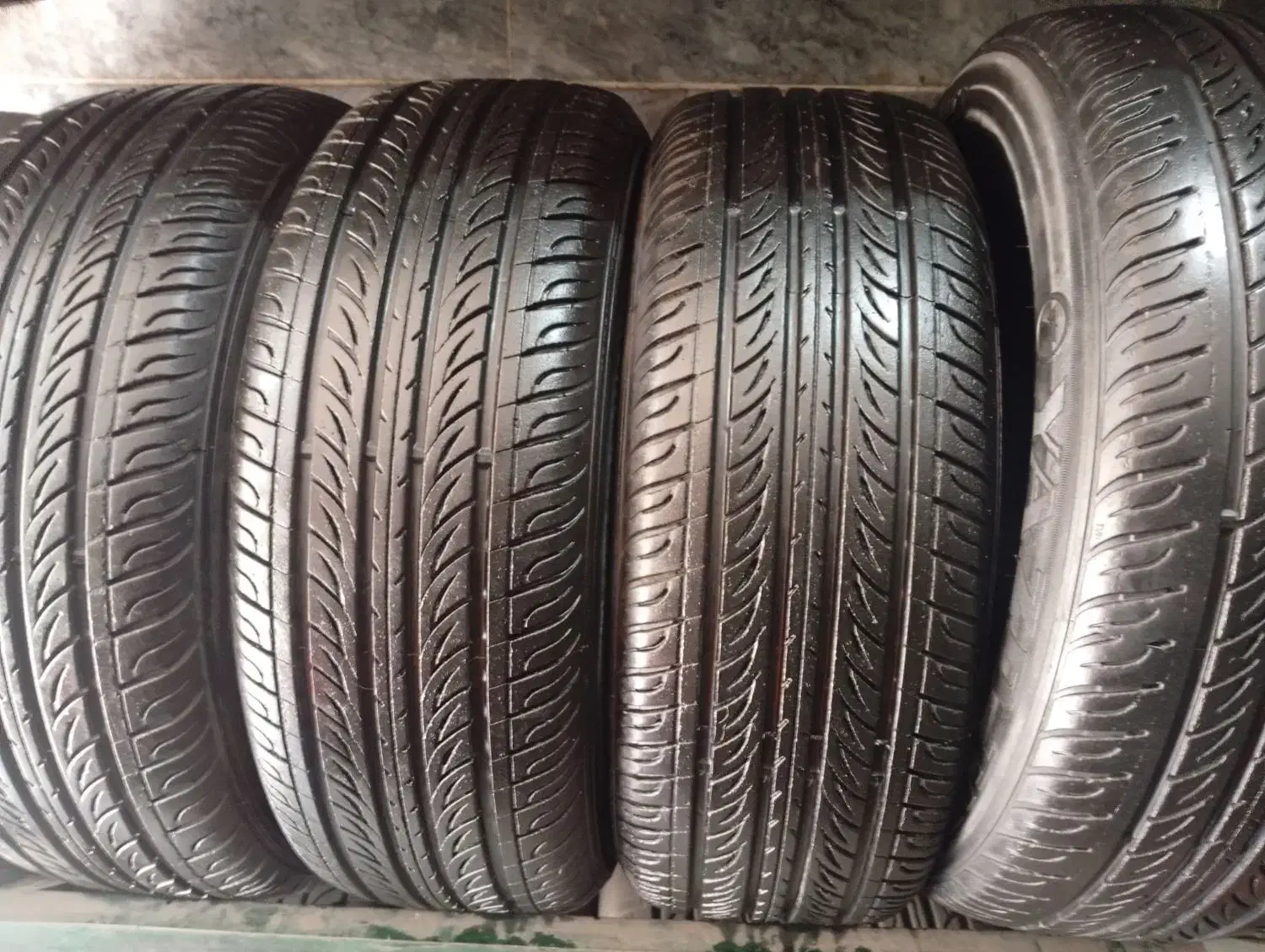 لاستیک ۲۰۵/۶۵/۱۵|قطعات یدکی و لوازم جانبی|بروجرد, |دیوار