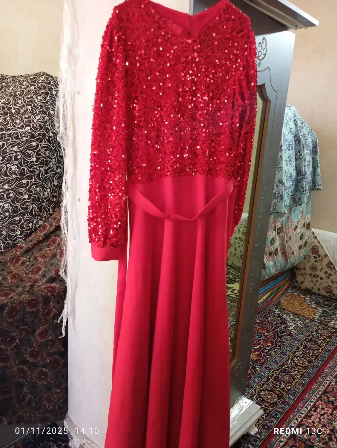 لباس نو به خاطر چاق شدن ب و اندازه نشدن|لباس|خوی, |دیوار