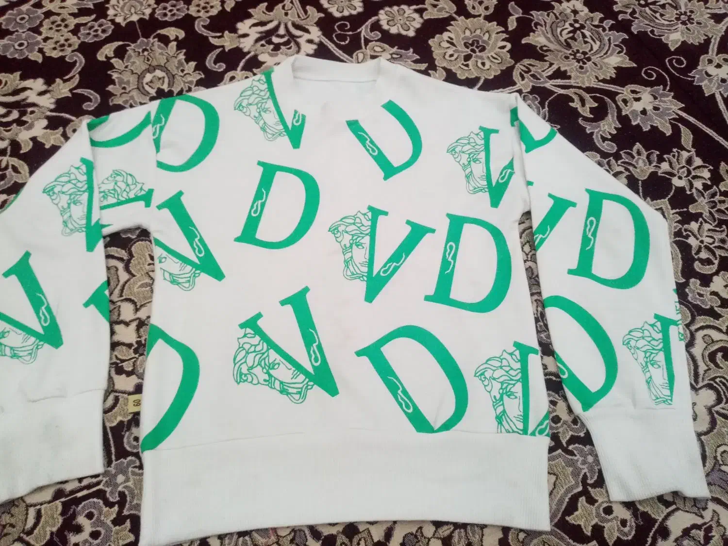 تعدادی لباس|لباس|قرچک, مهدیه|دیوار