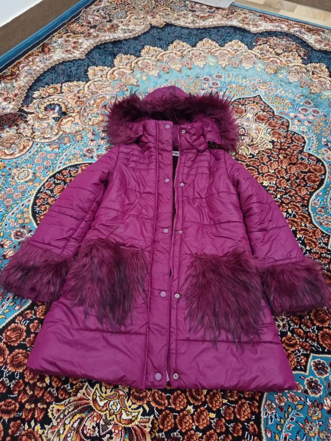 دو عدد کاپشن درحد|لباس|آق قلا, |دیوار