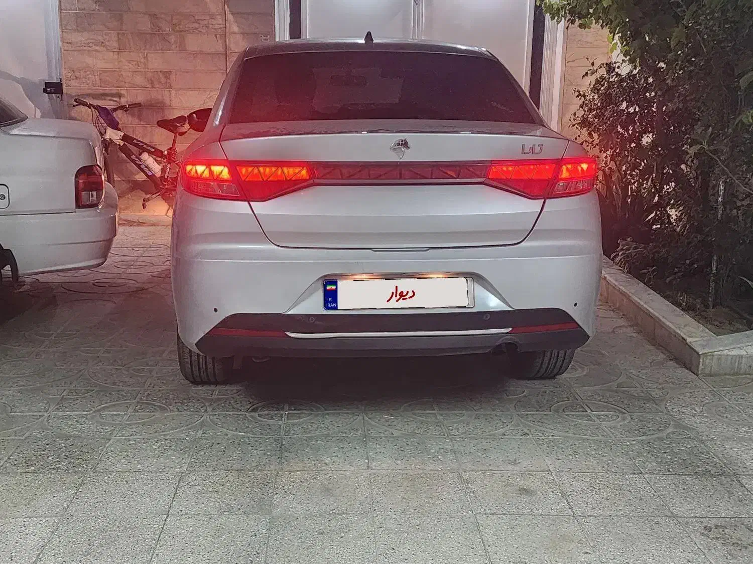 تارا۴۰۲|خودرو سواری و وانت|بروجرد, |دیوار