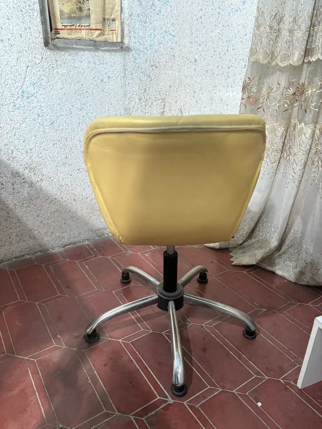 صندلی ناخن / مبل پدیکور|آرایشگاه و سالنهای زیبایی|رشت, ساغری سازان|دیوار