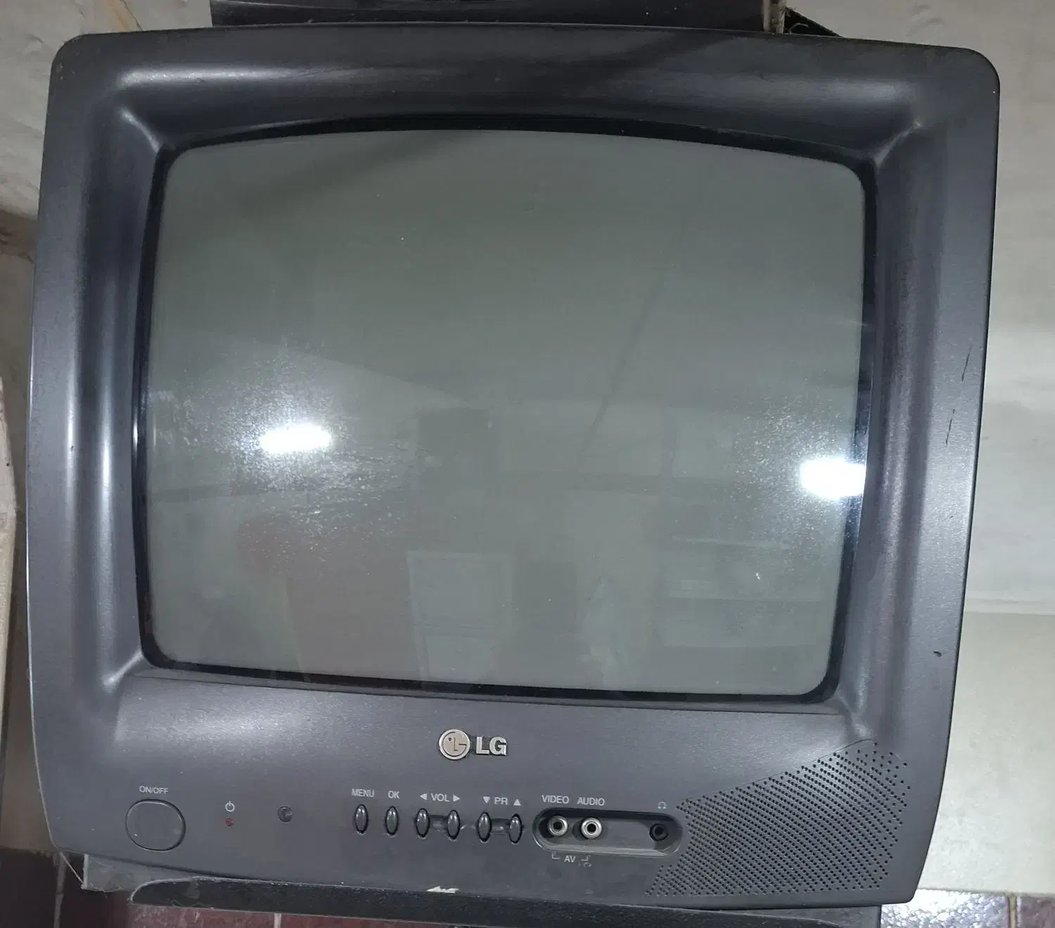 تلویزیون 14 اینچ رنگی LG|تلویزیون و پروژکتور|کرمان, |دیوار