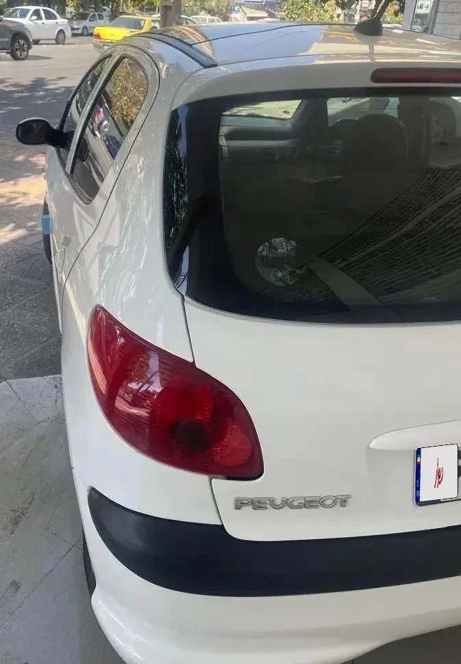پژو ۲۰۶ سقف شیشه تیپ ۳|خودرو سواری و وانت|شیراز, دکتر حسابی|دیوار
