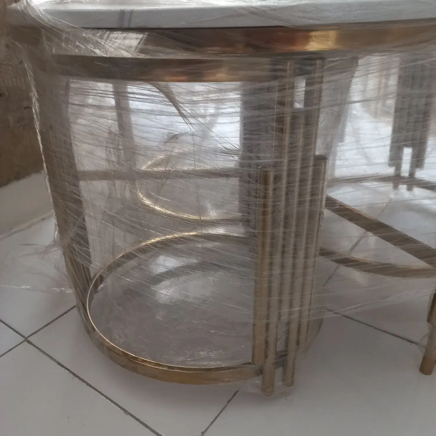 جلومبلی ومیزعسلی طلایی فلزی|مبلمان خانگی و میز عسلی|فردیس, سرحدی|دیوار