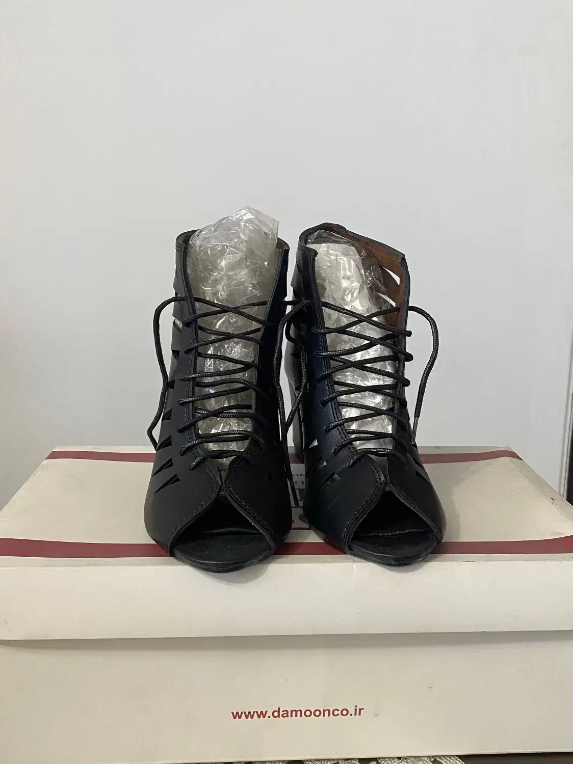 کفش|کیف، کفش، کمربند|رشت, توشیبا|دیوار