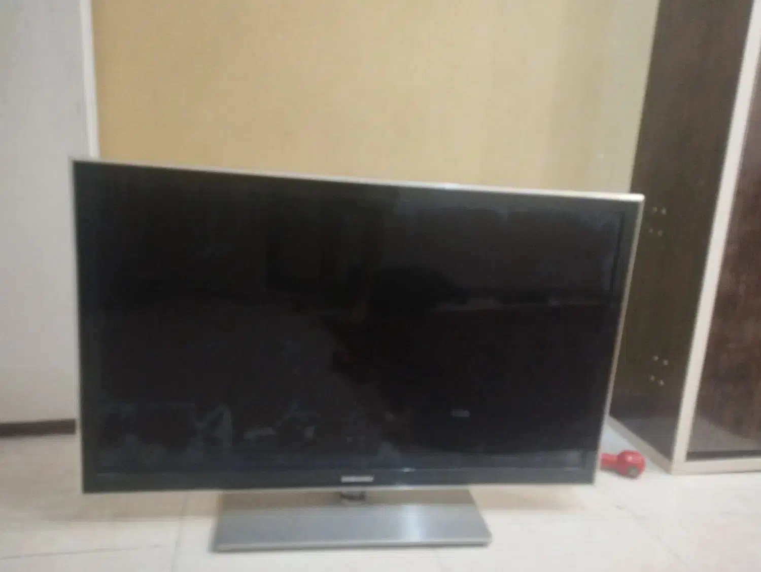تلویزیون سامسونگ.نیاز به تعمیر LCD|تلویزیون و پروژکتور|مشهد, هفت تیر (آب و برق)|دیوار