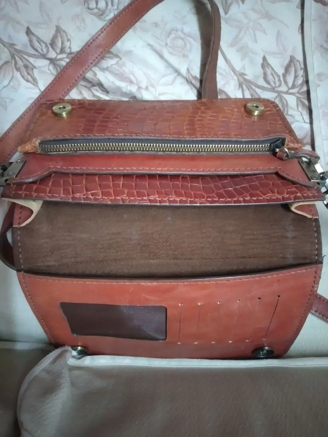 کیف چرم گاوی درحد نو|کیف، کفش، کمربند|خرم‌آباد, |دیوار