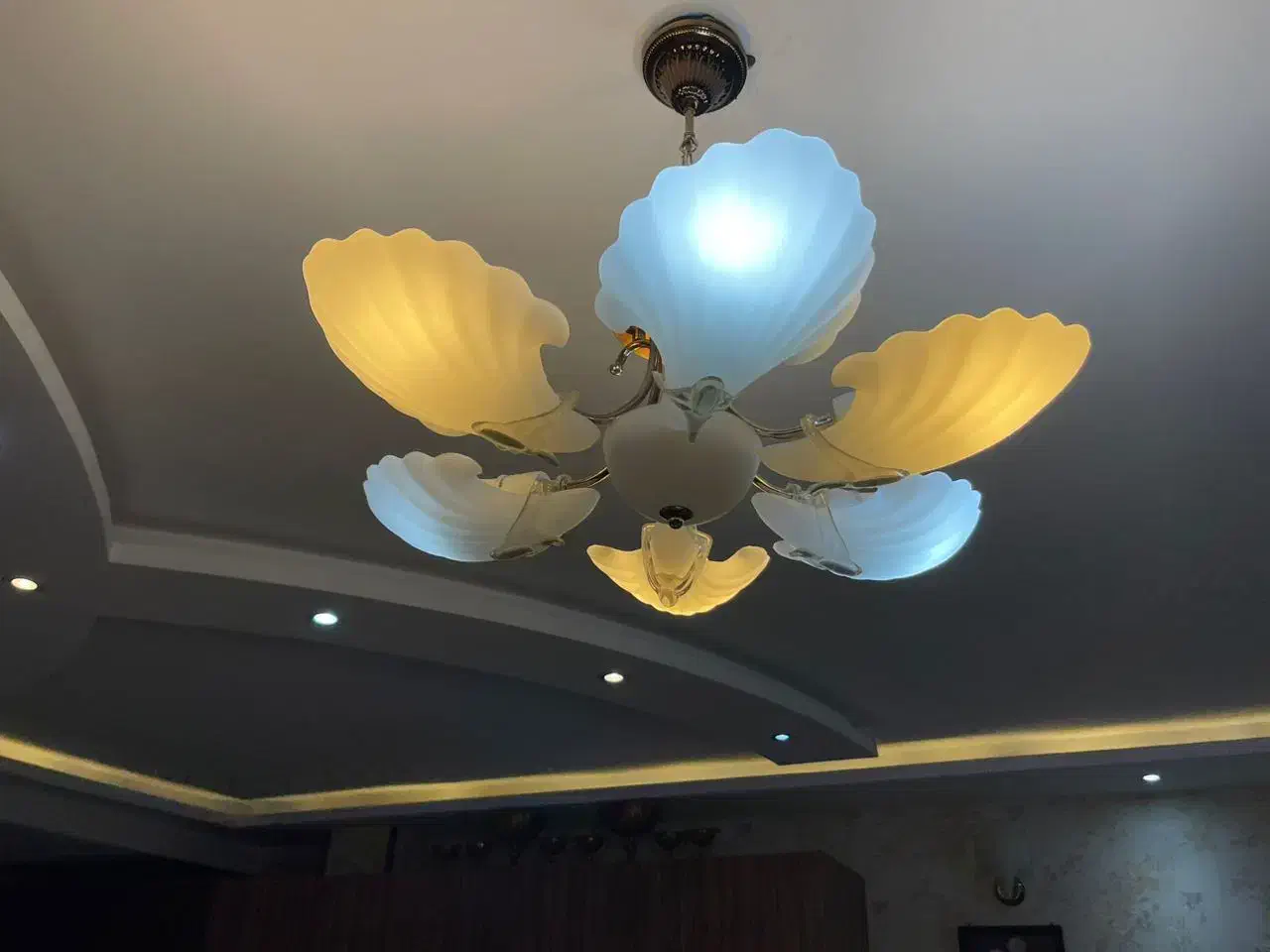 لوستر شش شاخه سه عدد به اضافه دوعدیوار کوب|لوستر و چراغ آویز|اصفهان, جوزدان الیادران|دیوار