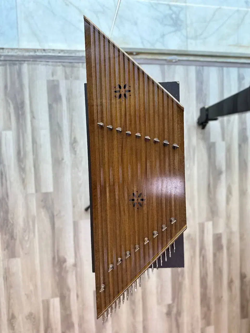 در گالری نوآوران //سنتور را با عشق عرضه می‌کنیم/|سازهای سنتی|تهران, فردوسی|دیوار