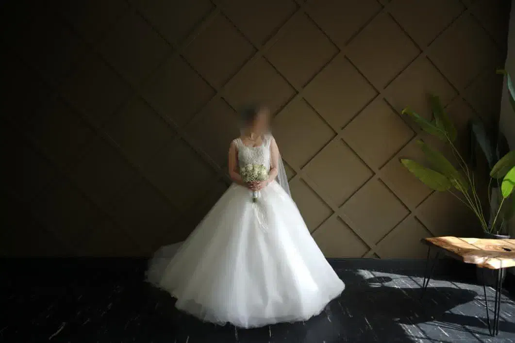 لباس عروس|لباس|رشت, استادسرا|دیوار