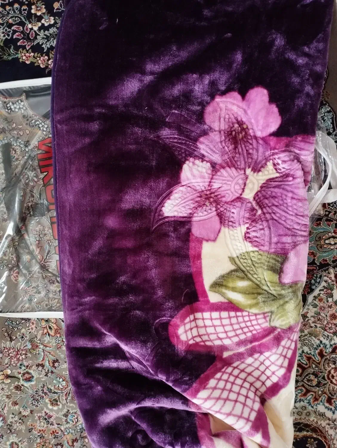 پتوی گلبافت دونفره طرح برجسته|رختخواب، بالش، پتو|ارومیه, |دیوار