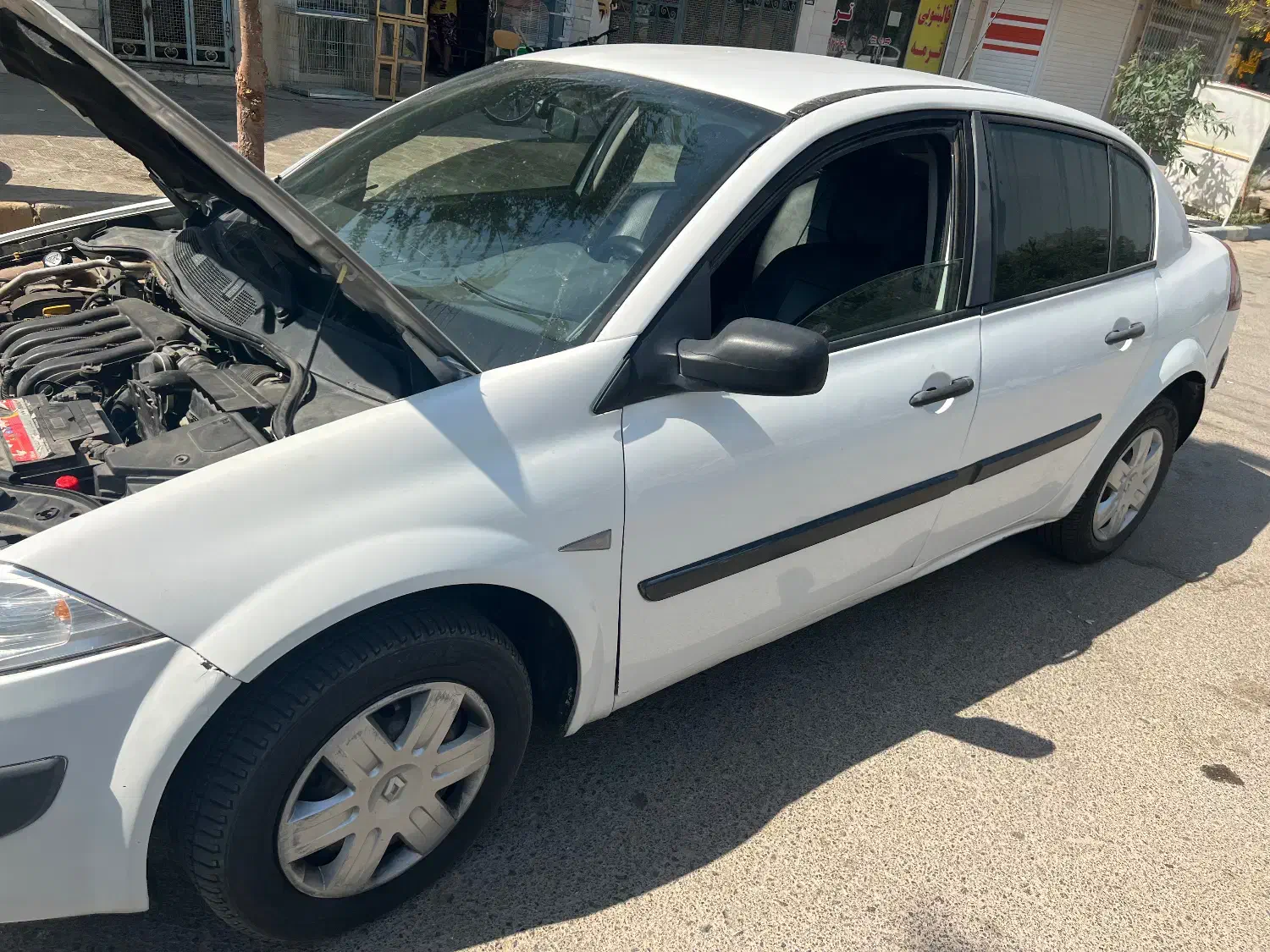 مگان ۸۷ دنده ای موتور ۱۶۰۰|خودرو سواری و وانت|شاهین‌شهر, شهرک ردانی پور|دیوار