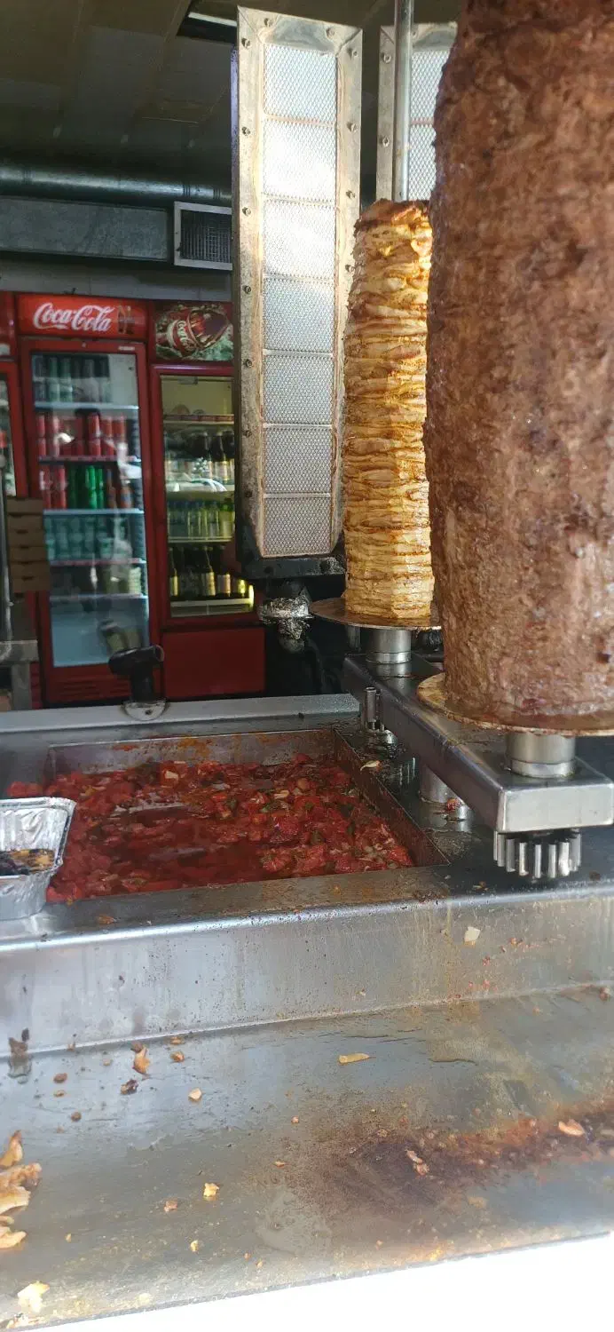 کارگر ساندویچی فست فود ماهر وساده|استخدام خدمات فروشگاه و رستوران|تهران, نیروی هوایی (پیروزی)|دیوار