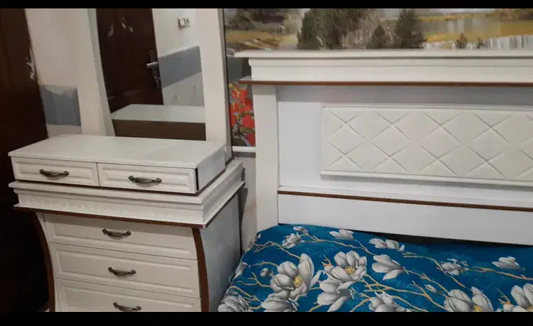 تخت خواب ام دی اف با آینه و دراور و چهار پایه|تخت و سرویس خواب|زاهدان, |دیوار