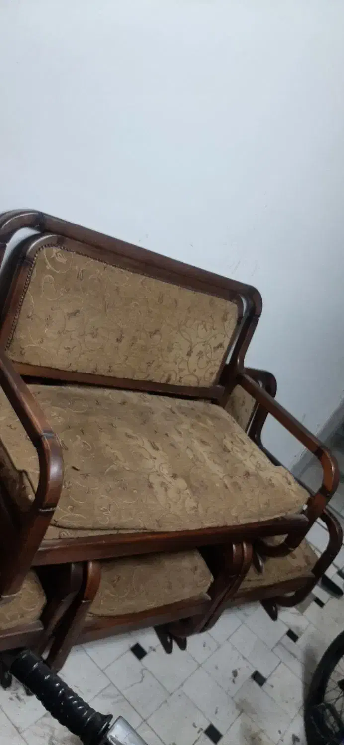 مبل راحتی|مبلمان خانگی و میز عسلی|قم, منبع آب|دیوار