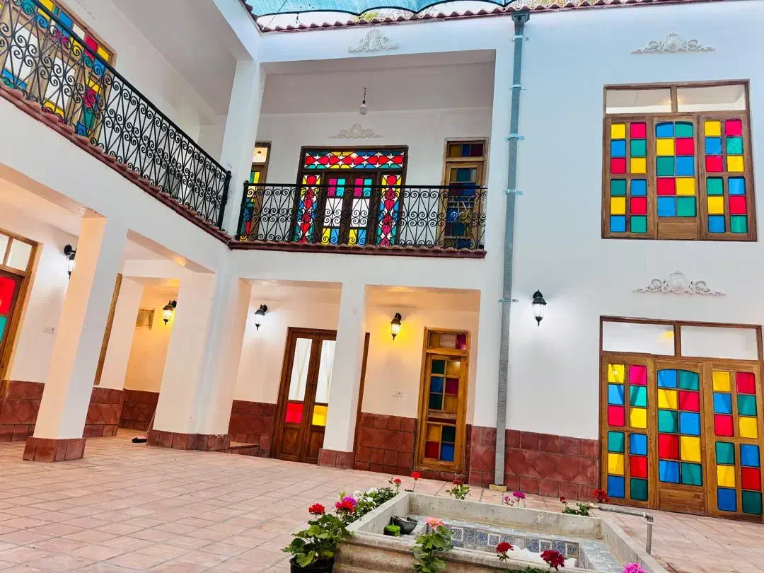 بوم گردی در قلب میدان نقش جهان|اجارهٔ کوتاه‌مدت آپارتمان و سوئیت|اصفهان, نقش جهان|دیوار