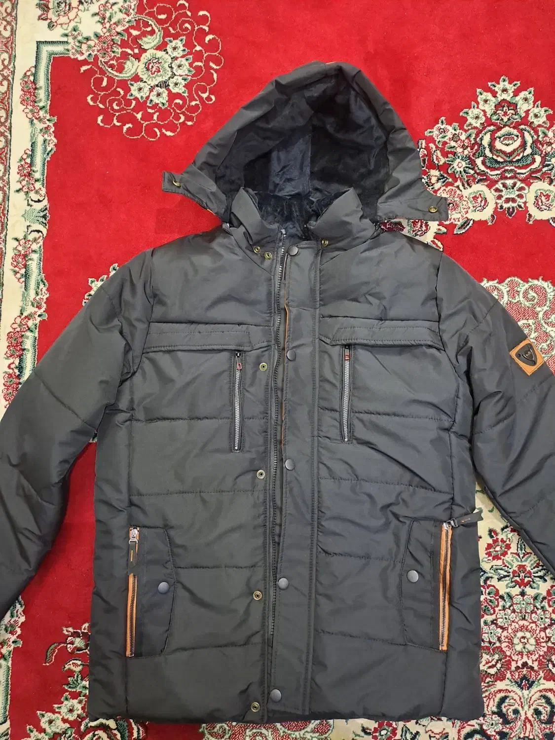 کاپشن نو نو|لباس|فولادشهر, مسکن مهر فولادشهر|دیوار