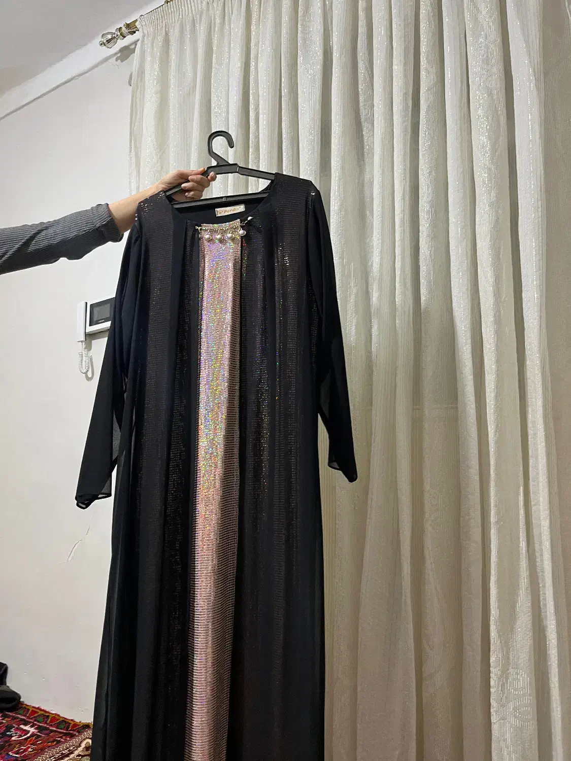 لباس مجلسی|لباس|جلفا, |دیوار