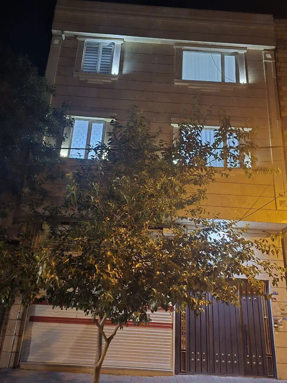 فروش خونه تجاری مسکونی خیابان میرزاکوچک خان|فروش خانه و ویلا|اقبالیه, |دیوار