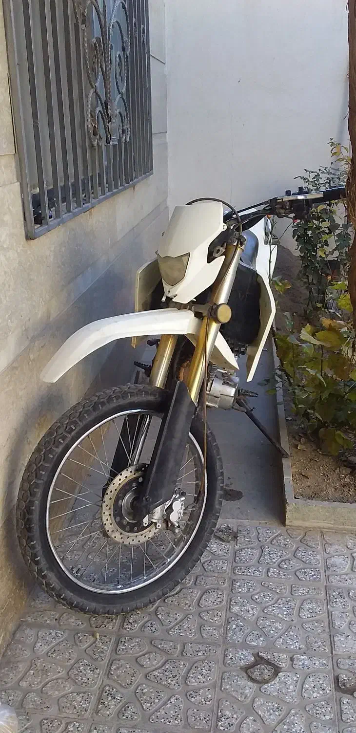 تریل  ۲۰۰ فلات|موتورسیکلت|شاهرود, |دیوار