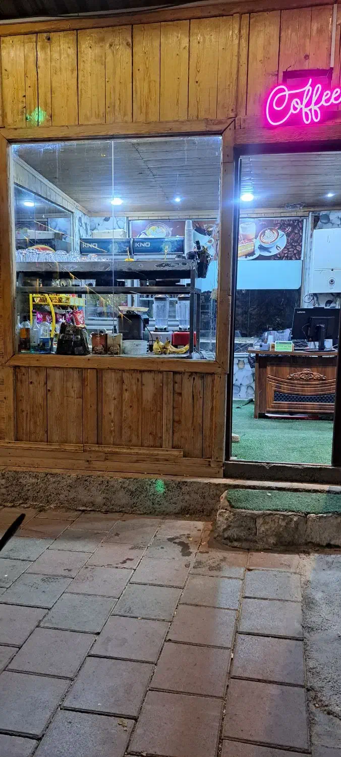 استخدام فوری ۴نیرو برای کافه رستوران بام سبزقلاتوک|استخدام خدمات فروشگاه و رستوران|اشنویه, |دیوار