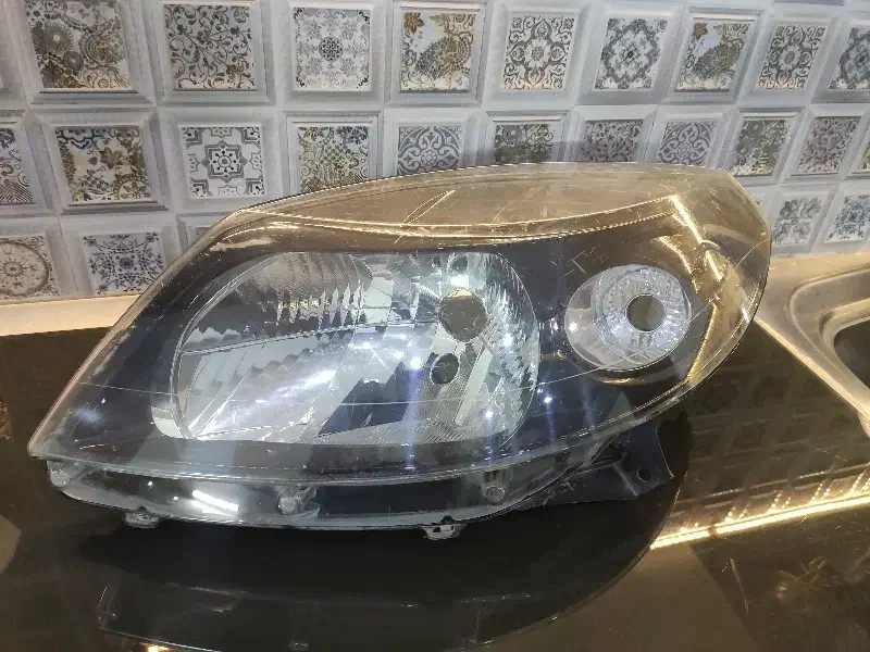 چراغ جلو چپ ساندرو|قطعات یدکی و لوازم جانبی|اصفهان, سرشبادران|دیوار