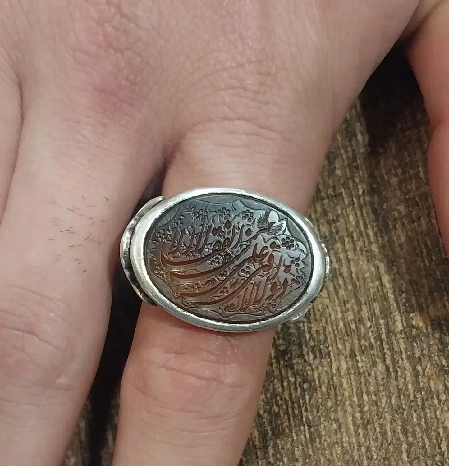 انگشتر طرح صفوی نگین عقیق یمانی|کلکسیون اشیاء عتیقه|بهبهان, |دیوار