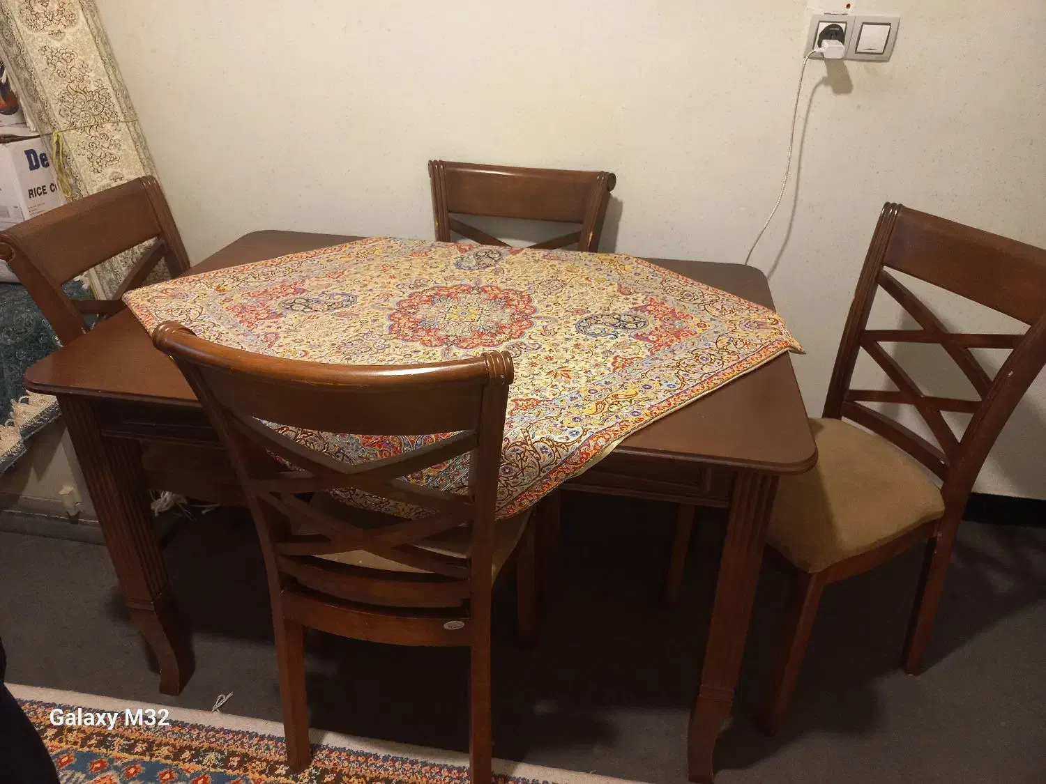 میز ناهارخوری ۴ نفره|میز و صندلی غذاخوری|ساری, |دیوار