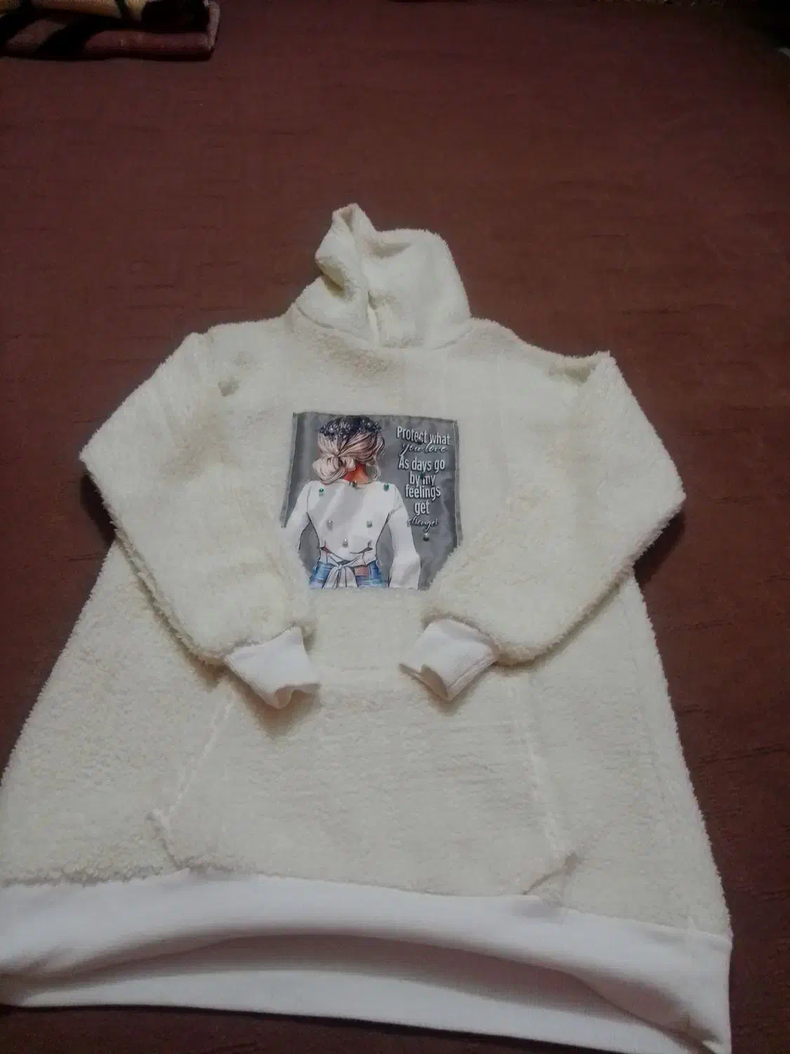 هودی دخترانه|لباس|شیروان (خراسان), |دیوار