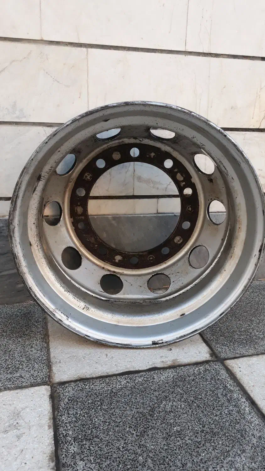 رینگ چرخ اتوبوس ۱۰پیچ|قطعات یدکی و لوازم جانبی|اسلامشهر, شهرک لاله|دیوار