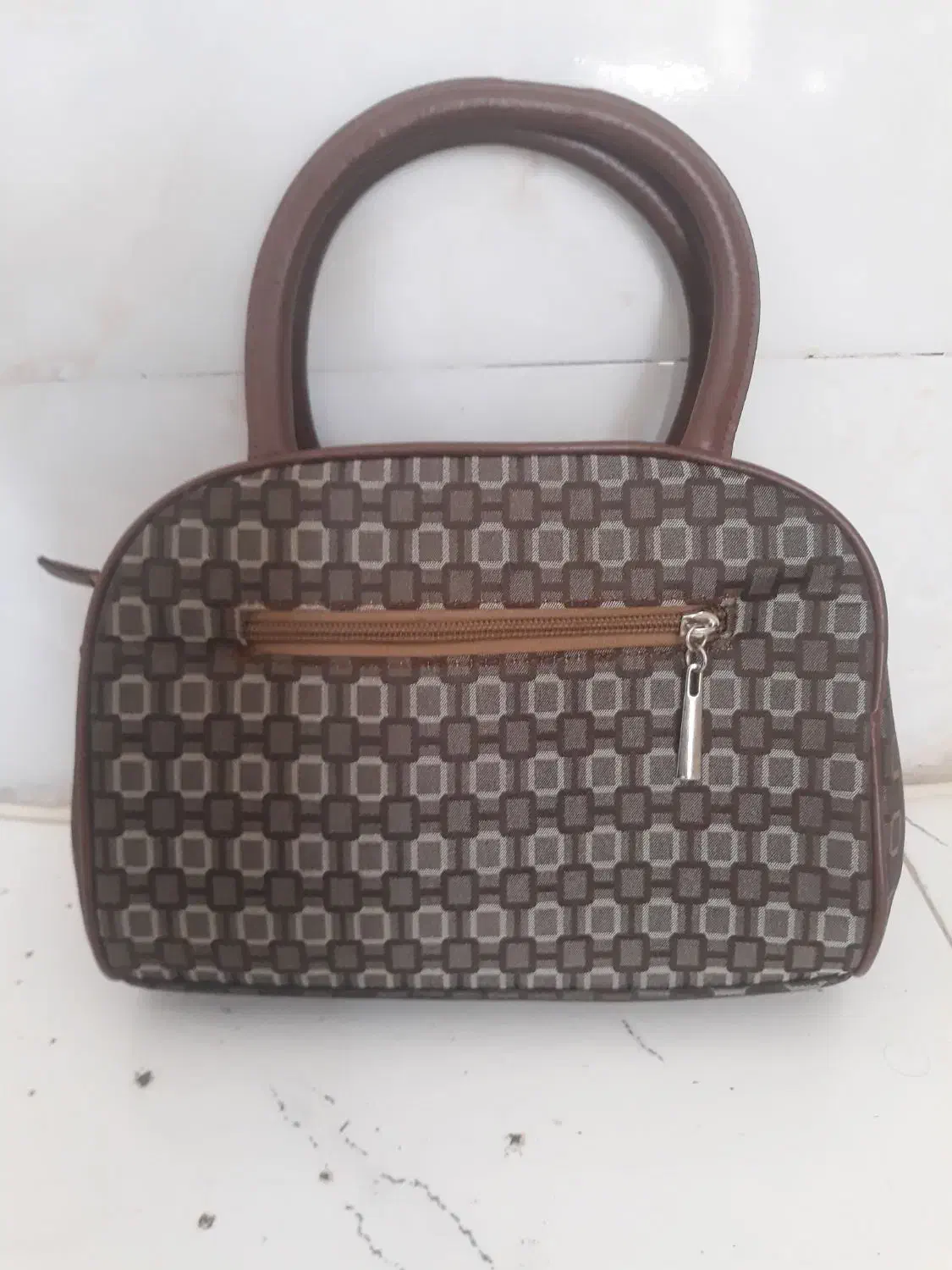 کیف دستی|کیف، کفش، کمربند|قم, منبع آب|دیوار