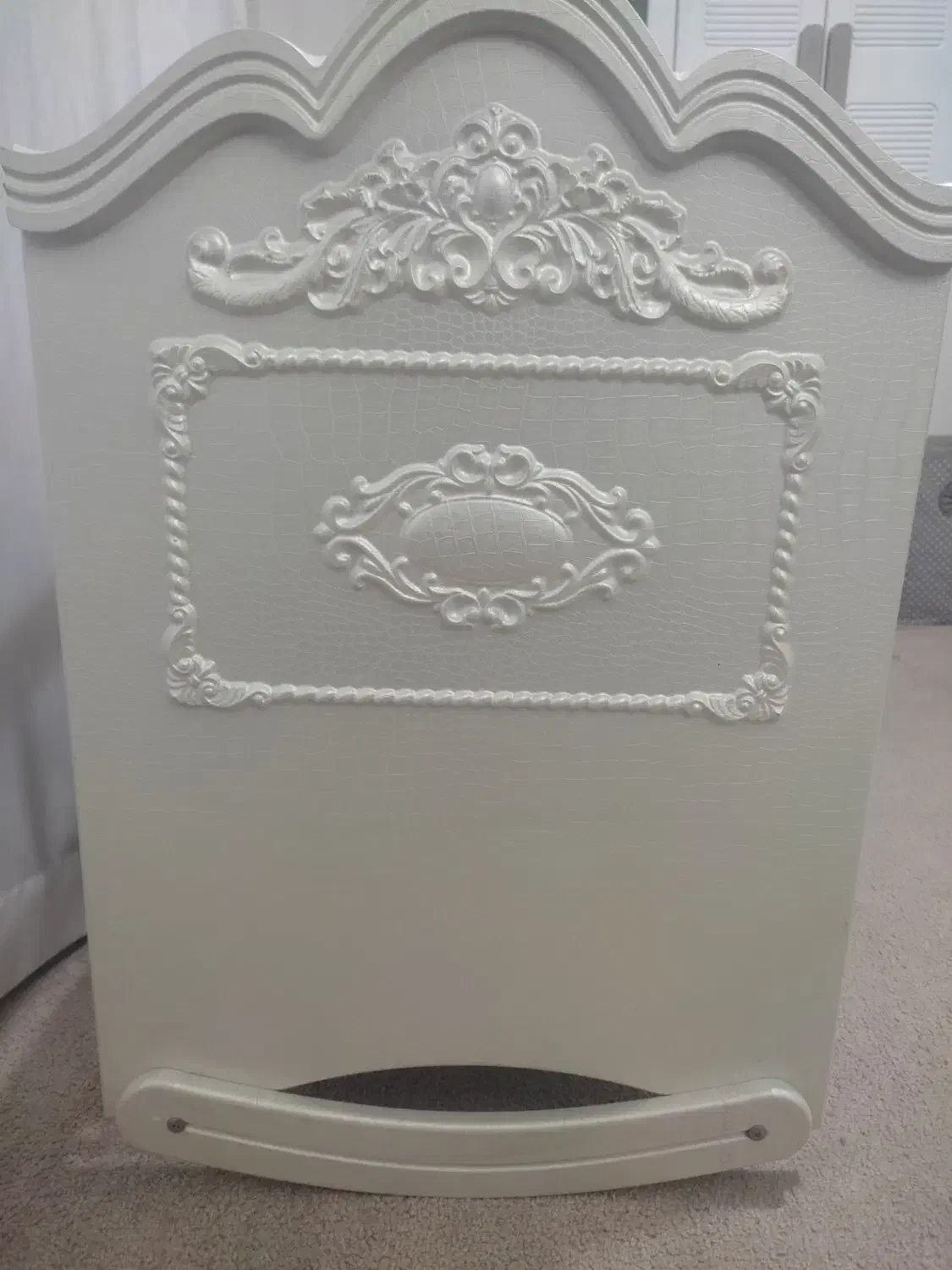 تخت کنار مادر|تخت و صندلی بچه|آشخانه, |دیوار