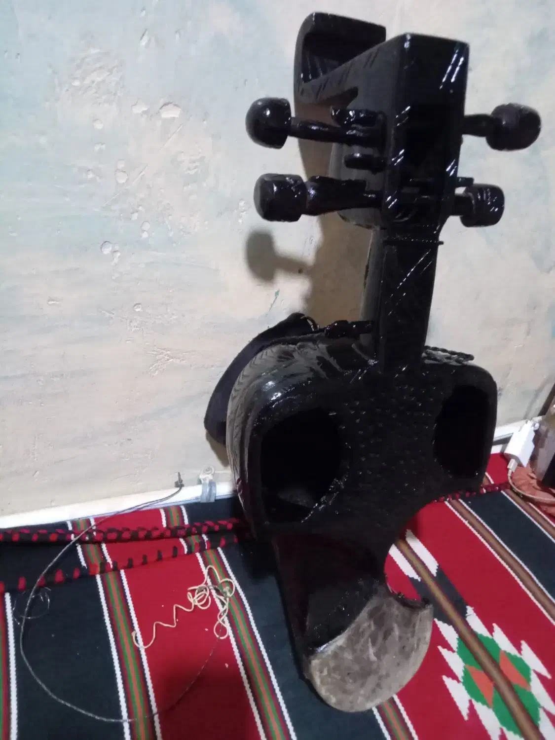 سروز فروشی|سازهای سنتی|خاش, |دیوار