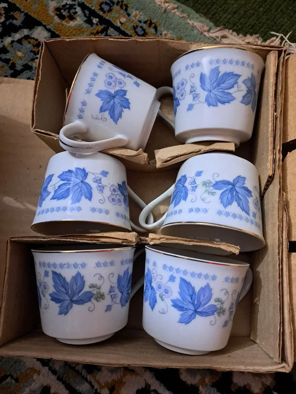 چینی|ظروف سرو و پذیرایی|شاهینشهر, مخابرات (شهید بهشتی)|دیوار