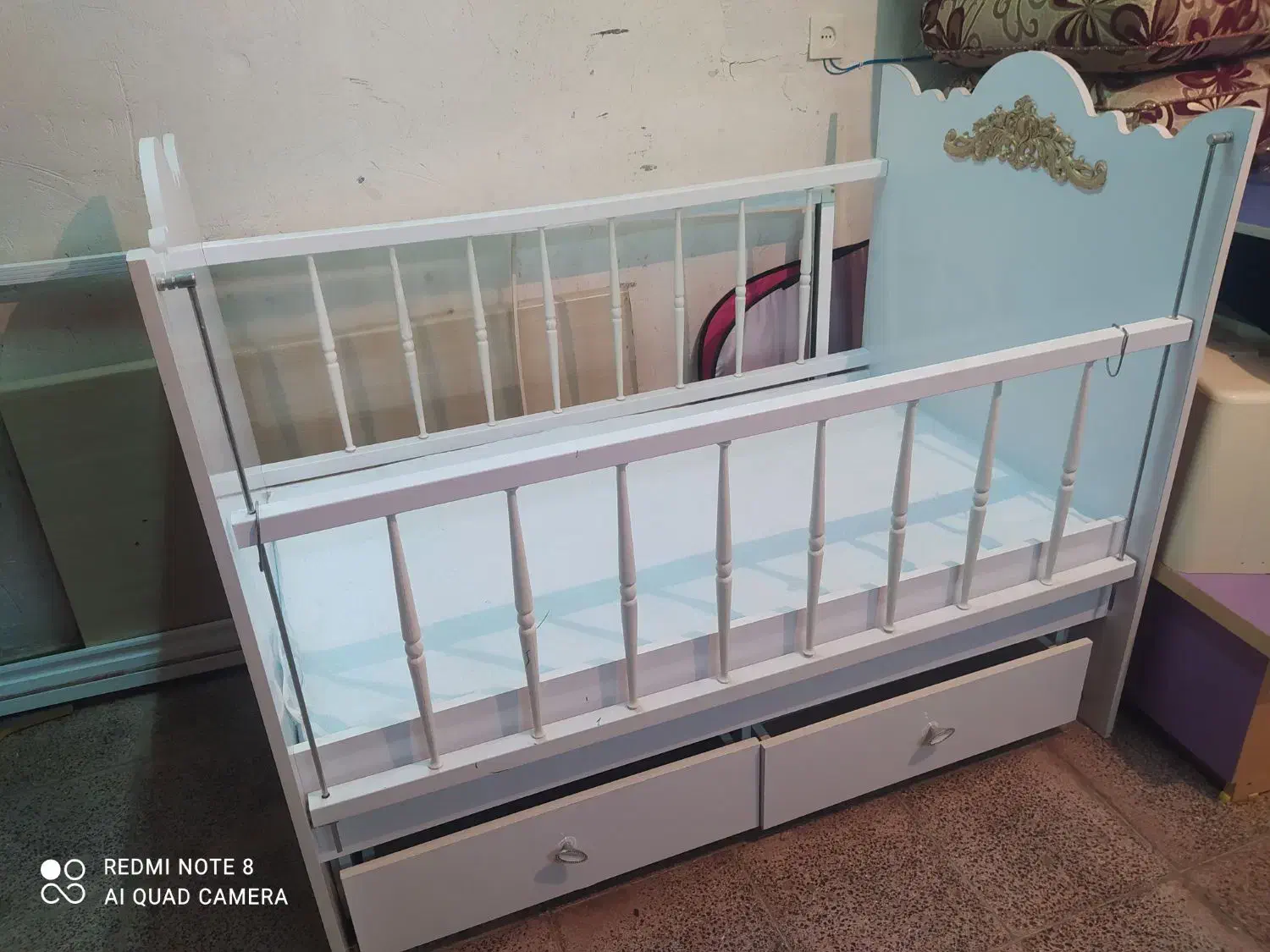 تخت خواب|تخت و صندلی بچه|باسمنج, |دیوار