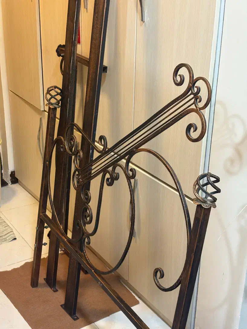 تخت و میز آرایش تک نفره فر فورژه با طرح گیتار|تخت و سرویس خواب|تهران, تهرانپارس غربی|دیوار