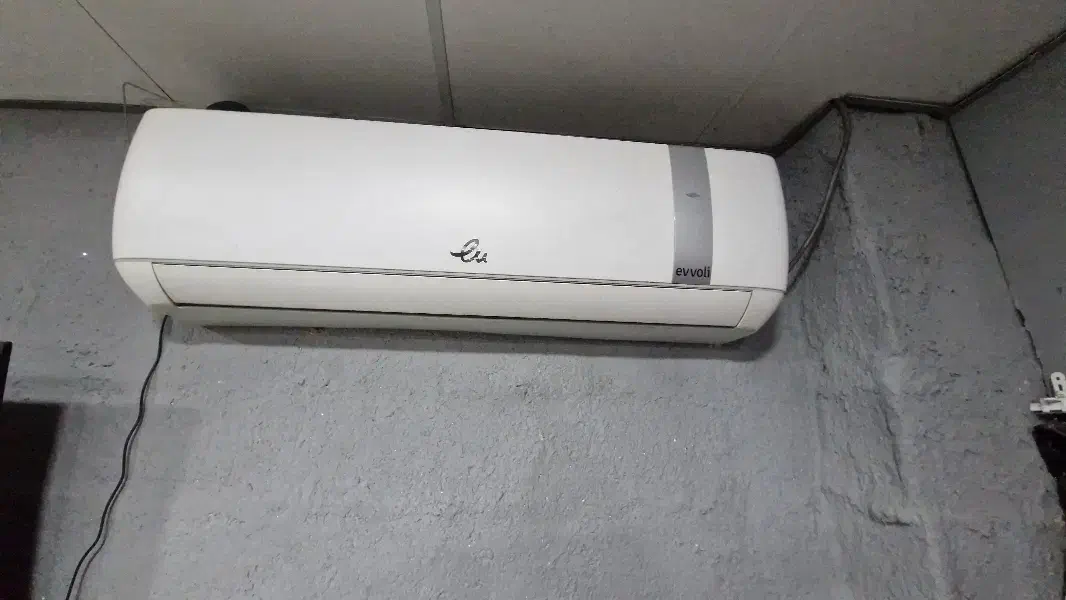 اسپیلت ایوولی ۲۴هزار سرما گرما|کولر گازی و فن‌کوئل|رشت, فخب|دیوار