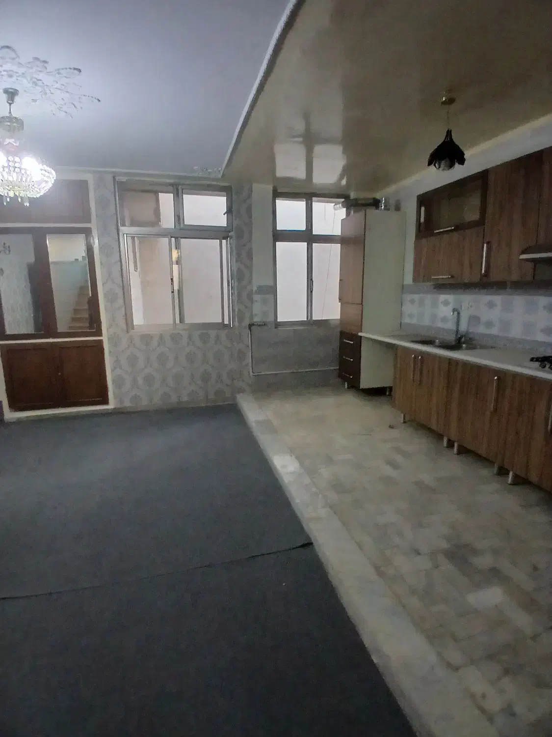 پارک گلنما2طبقه دربستی110مترمناسب سکونت وکار