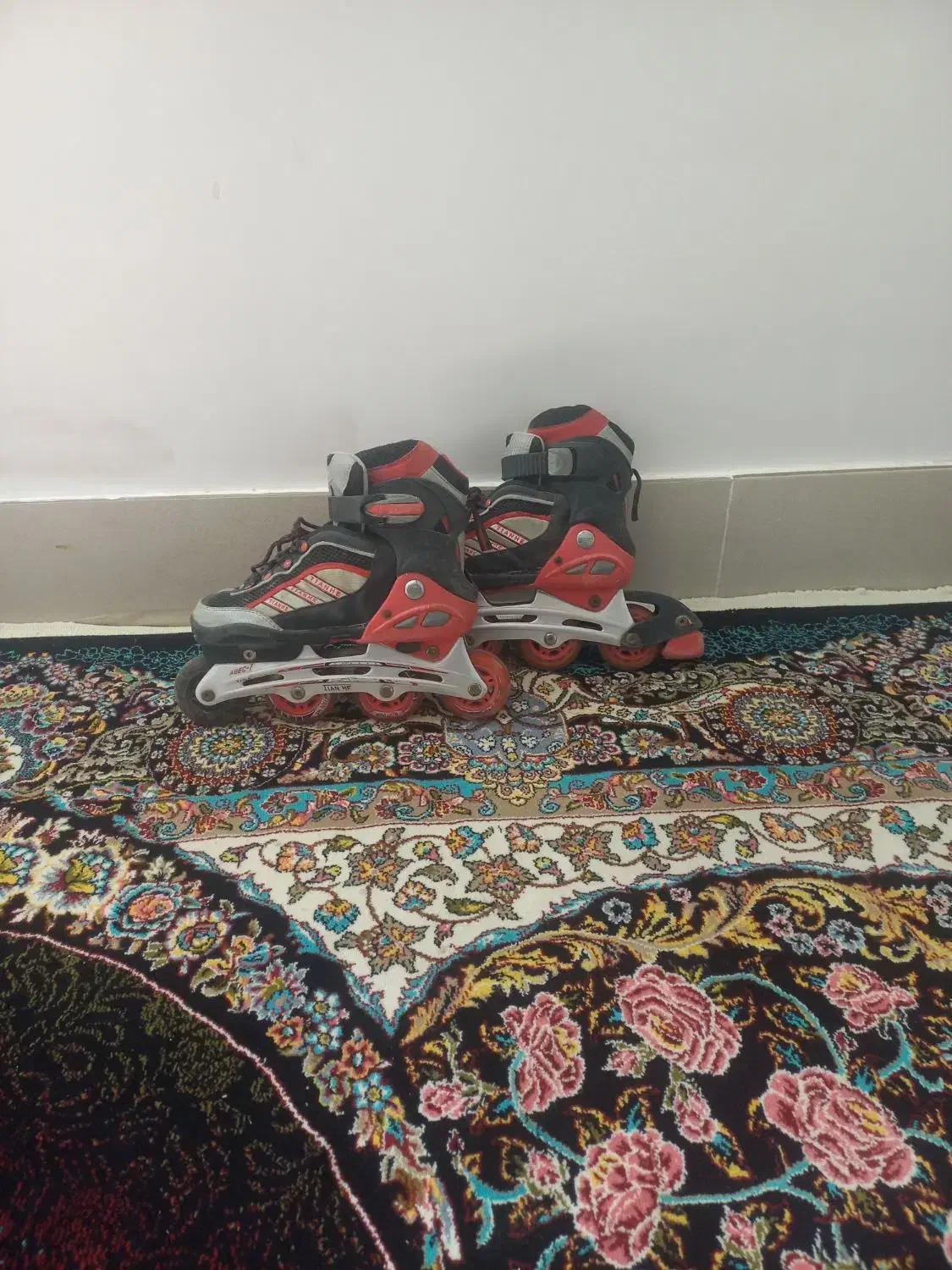 اسکیت|دوچرخه، اسکیت، اسکوتر|آشخانه, |دیوار