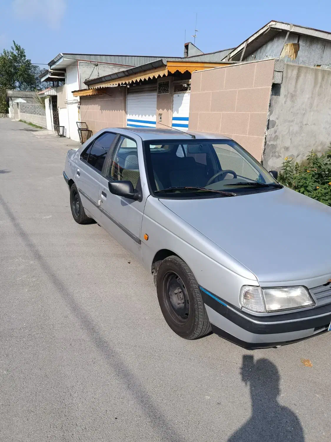 پژو 405نقره ای 92|خودرو سواری و وانت|بندر انزلی, استادیوم|دیوار