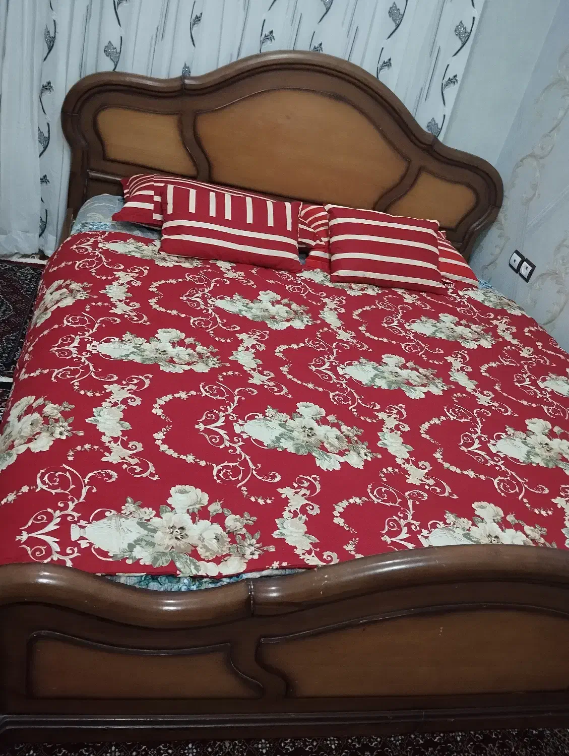 تخت دو نفره درحدنو با تشک|تخت و سرویس خواب|مشگین شهر, |دیوار