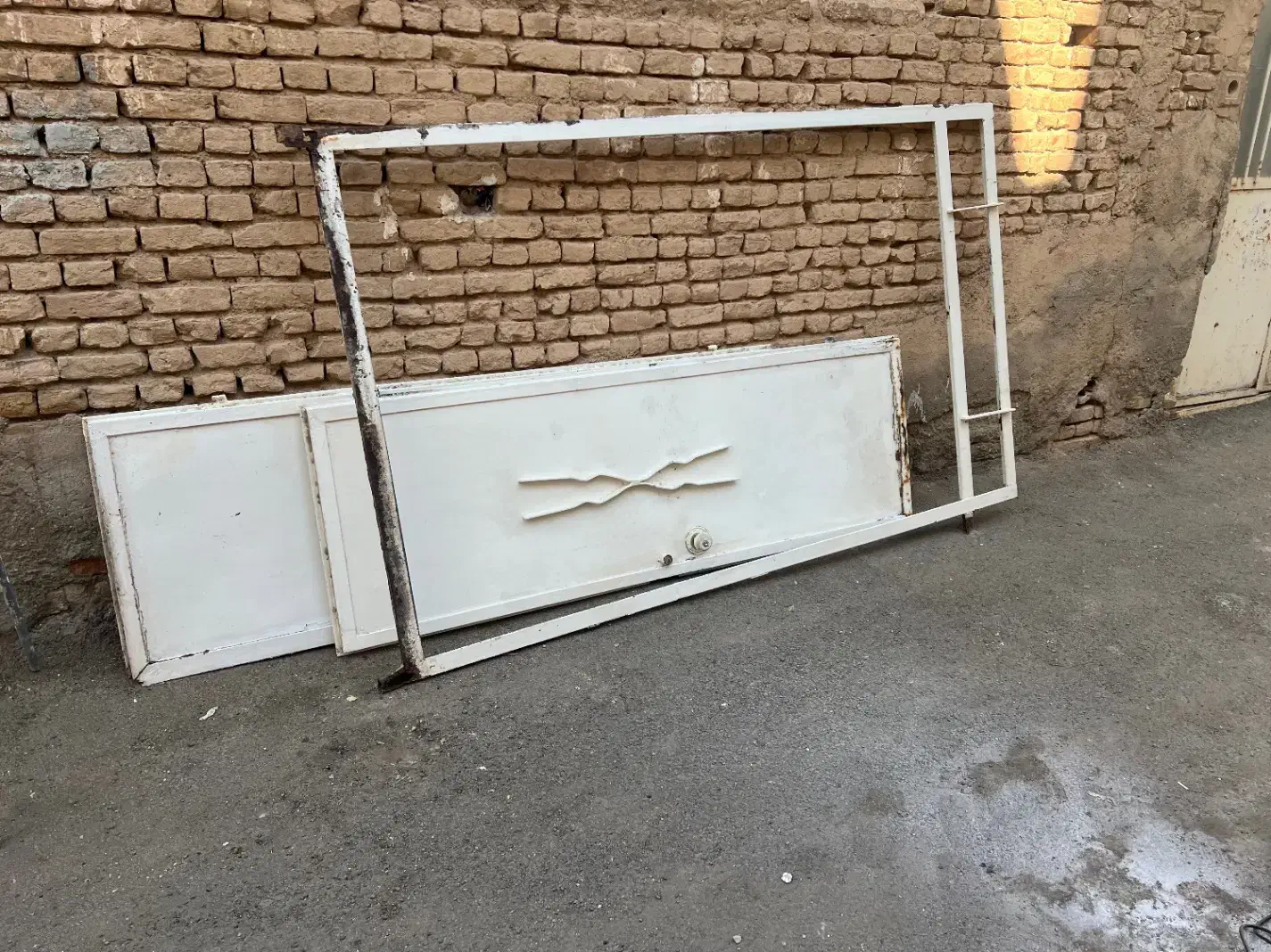 در پنجره|مصالح و تجهیزات ساختمان|دلیجان, |دیوار