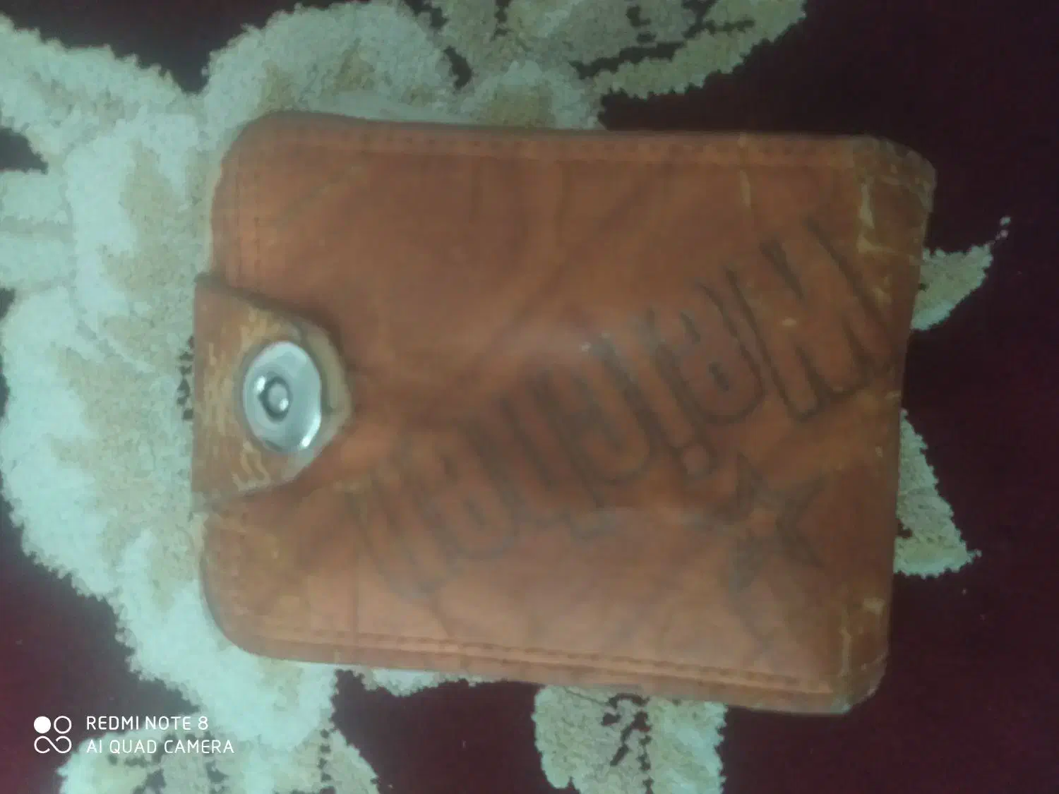 پیدا شدن یک کیف|اشیا|دهدشت, |دیوار