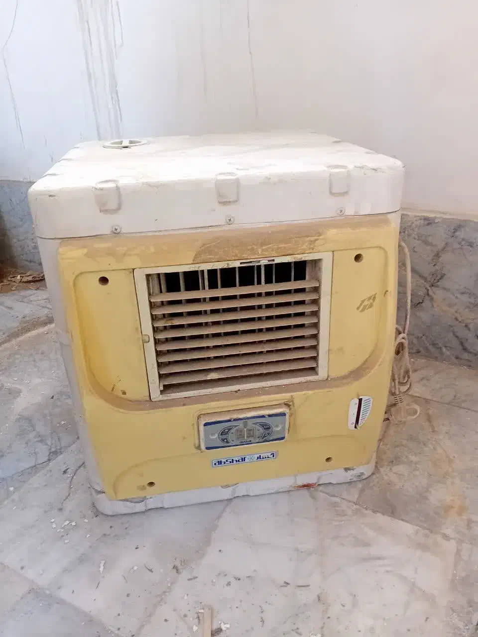 کولر‌آبی‌|کولر آبی|بهارستان, |دیوار