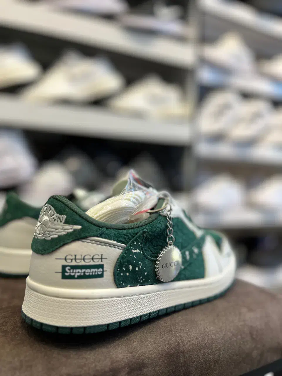 کتونی نایک جردن وان تراویس اسکات گوچی|کیف، کفش، کمربند|تهران, تهرانسر شمالی|دیوار